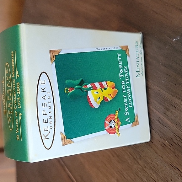 Hallmark Other - Hallmark Vintage 2003 A SWEET FOR TWEETY Looney Tunes Miniature Ornament
